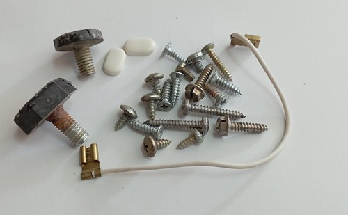 Lot vis visserie cache pied