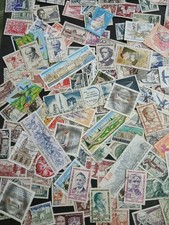 TIMBRES  / LOT DE 100 TIMBRES
