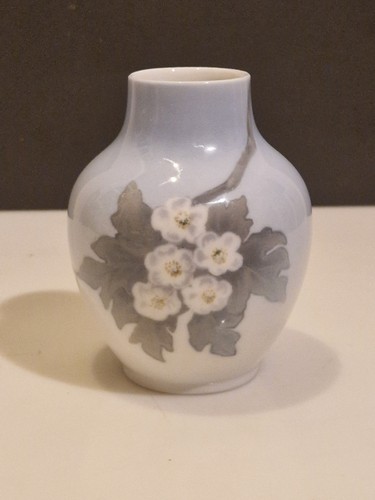 Royal copenhagen vase - royal,