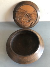 Jolie bonbonnière en bois