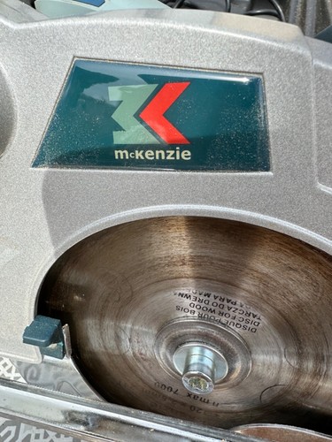 Scie circulaire main - main, w