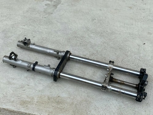 Une fourche suspension avant - une,