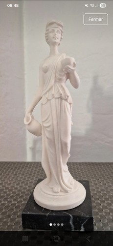 Sculpture marbre blanc femme