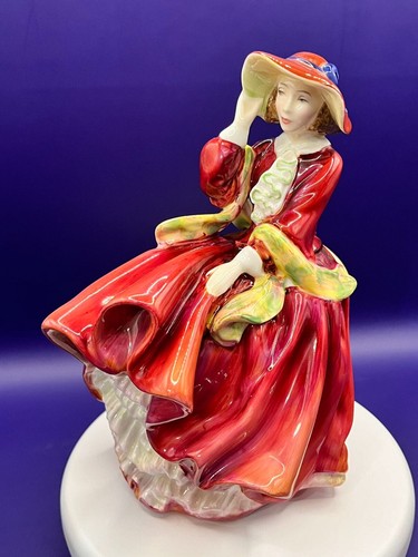 Figurine ancienne dame - , en