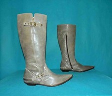 bottes KICKERS en cuir beige