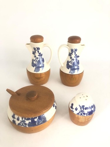 Service condiments - service,