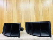 Paire de klaxons sectoriels de