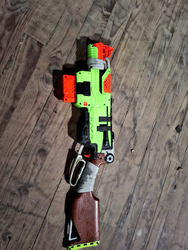 Vends nerf style fusil pompe - nerf,