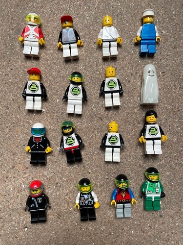 Lot personnages lego - 32,