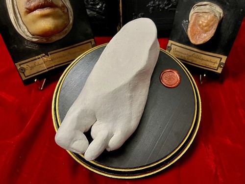 Rare moulage pied - moulage, plâtre