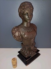 Buste RÉGULE. Femme a l'