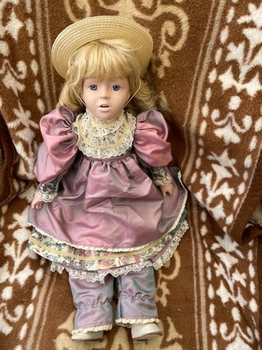 Poupee porcelaine daphne - en,