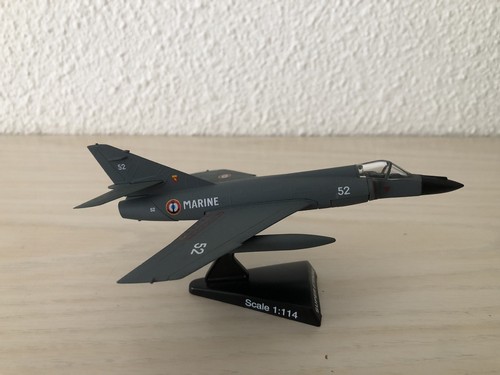 Avion miniature super - miniature,