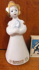 Figurine porcelaine russe Fille à la colombe, festival de poupées Matriochka ...