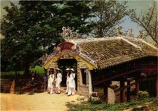 CPM AK VIETNAM HUÉ - Le pont a toiture en tuiles (716581)