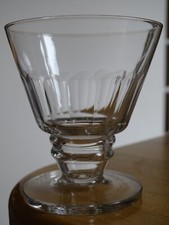 1  ANCIEN VERRE A VIN EN CRISTAL TAILLER DOUBLE RESERVOIR HT 8 CM 10 cls