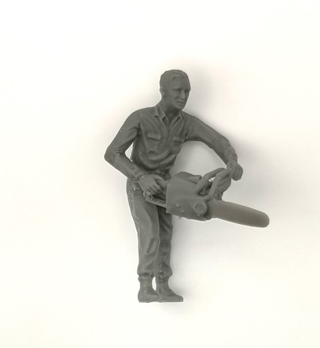 Homme debout tronconneuse 32 - homme, 1/32