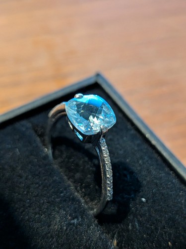 Bague sertie d - en,