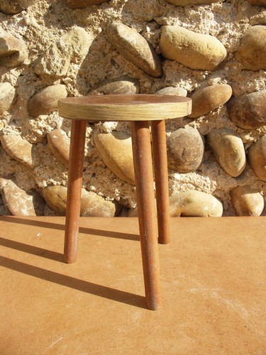 Tabouret tripode rond - , bois