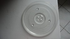 PLATEAU EN VERRE Y 63 MICRO
