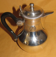 Petite théière verseuse