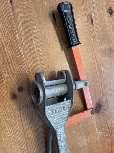 Bouchonneuse levier sanbri - à,