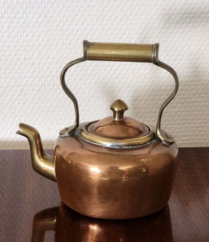 Ancienne petite bouilloire - petite,