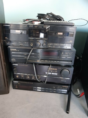 Une chaine hifi marque pioneer - chaine,