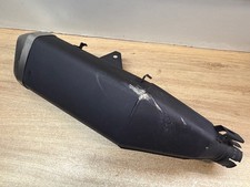 UN SILENCIEUX D'ECHAPPEMENT