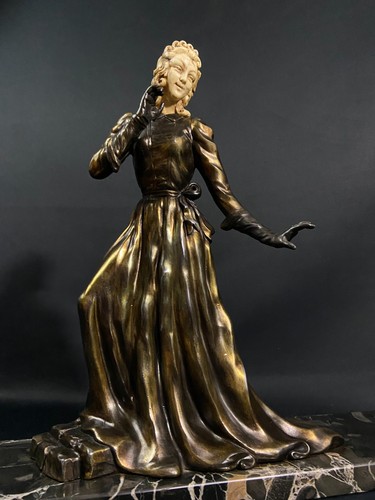 Grand sujet féminin art - grand,