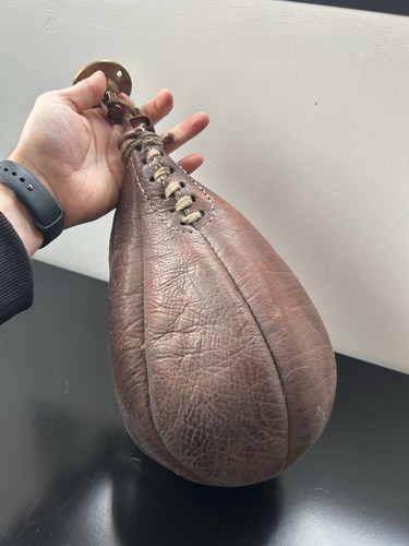 Punching ball ancien cuir - punching-ball,