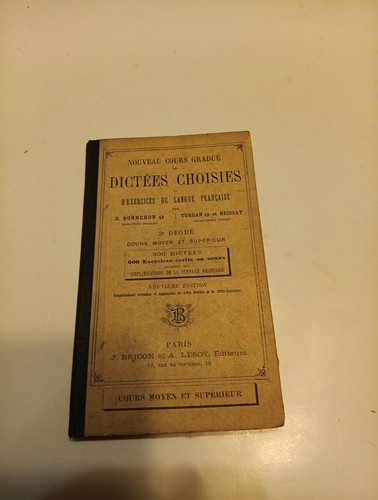 Livre scolaire ancien - livre,