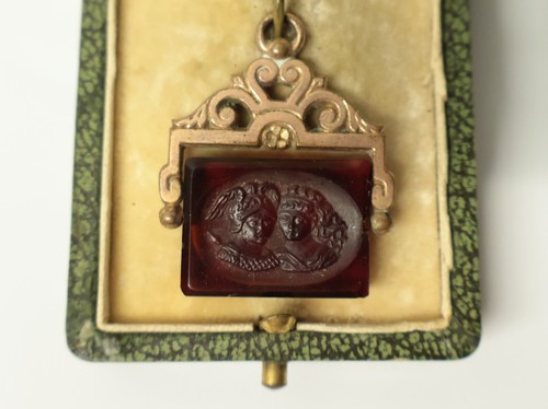 Ancien coffret intaille style - intaille,