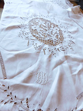 Embroidered and openwork linen tablecloth, iris decor in the center, monogram DD.