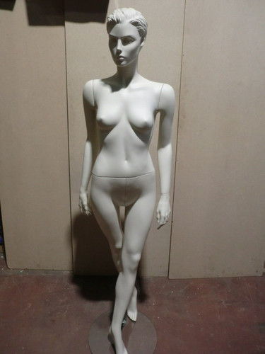 Mannequin vitrine poupée - vitrine, mode