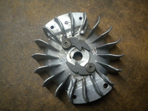 Volante magnetico motosierra