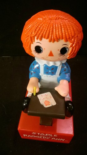Agrafeuse plastique figurative