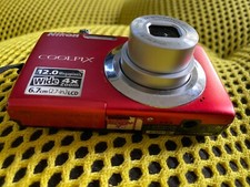 Nikon Coolpix S3000 (