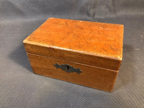 Ancienne petite boite bijou - à,