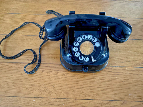 Ancien téléphone noir - ancien,