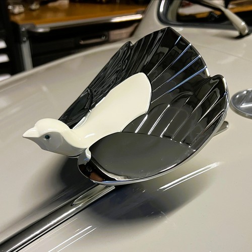 Oiseau mascotte coco - vw, capot