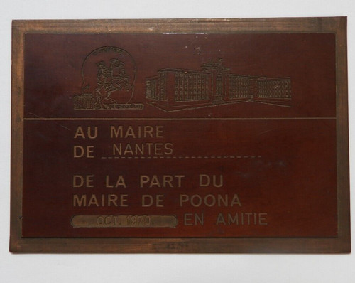 Plaque cuivre au maire - ",