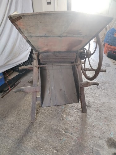 Fouloir ancien pour - , raisin