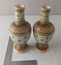 Paire de petits vases en céramique, décor 1808, Villeroy & Boch Mettlach
