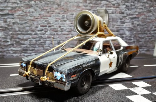 Dodge monaco blues - 1/32,