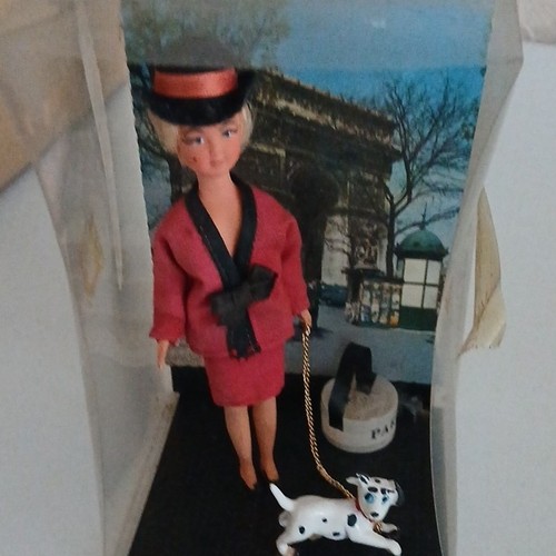 Poupée mannequin miniature