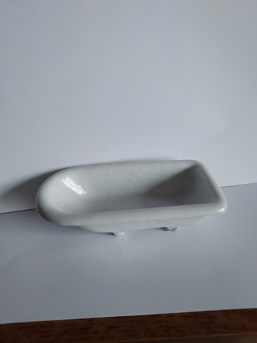Ancienne petite baignoire - petite, en