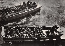 14 ARRIVEE DES PENICHES DE