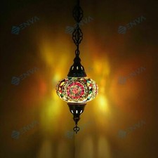 Lampe suspendue au plafond en