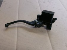 Maitre cylindre de frein avant